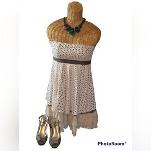 Ryu classy dress featured with Candies (not one scratch) and a porcelain Halmy